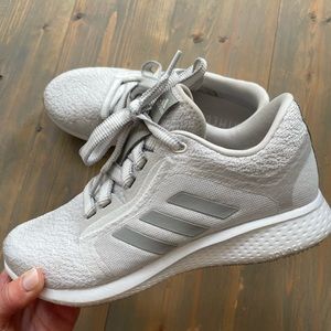 Women's Adidas Edge Lux 4 Running Shoe Grey White Size 8